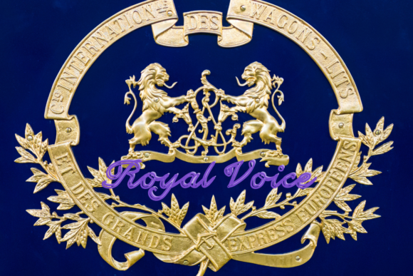 Royal Voice Font - Featured Image